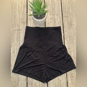 Women's Maternity Black High-Waisted Loungewear Soft Stretchy Shorts, Sz Large